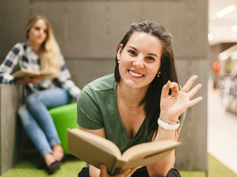 Destacan mujeres en el aprendizaje del Idioma Inglés