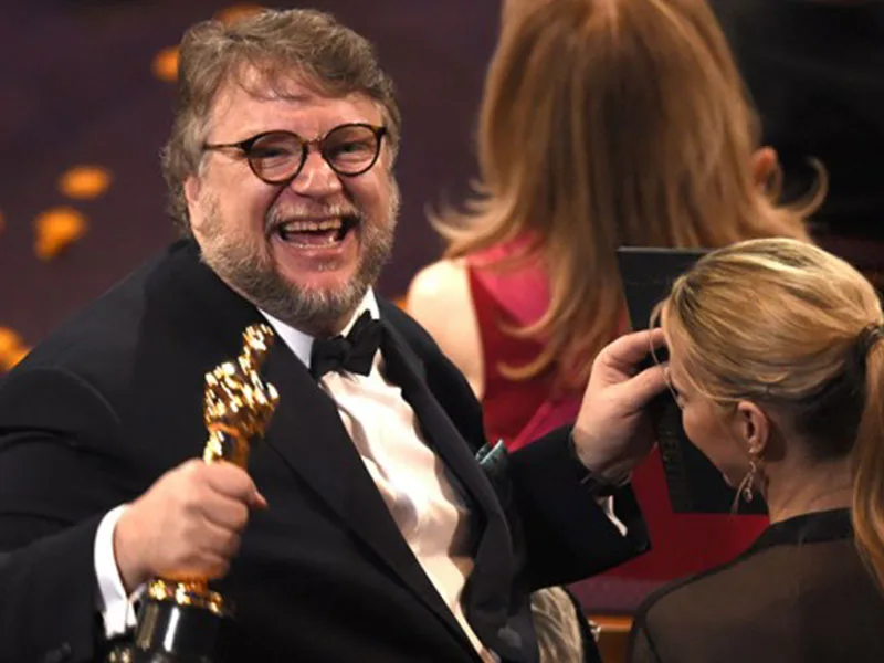 KOE México te cuenta la vida de Guillermo del Toro