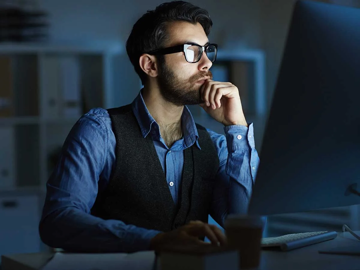 ¿Muchas horas frente al monitor?
