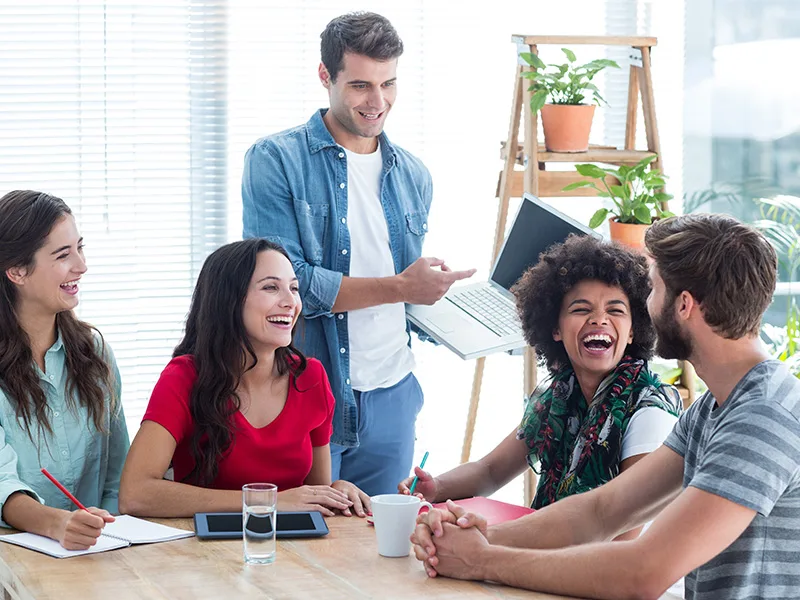 Reír para crear experiencias positivas. KOE México
